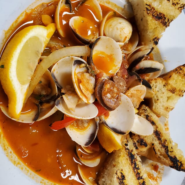 1lb Mediterranean Clams.