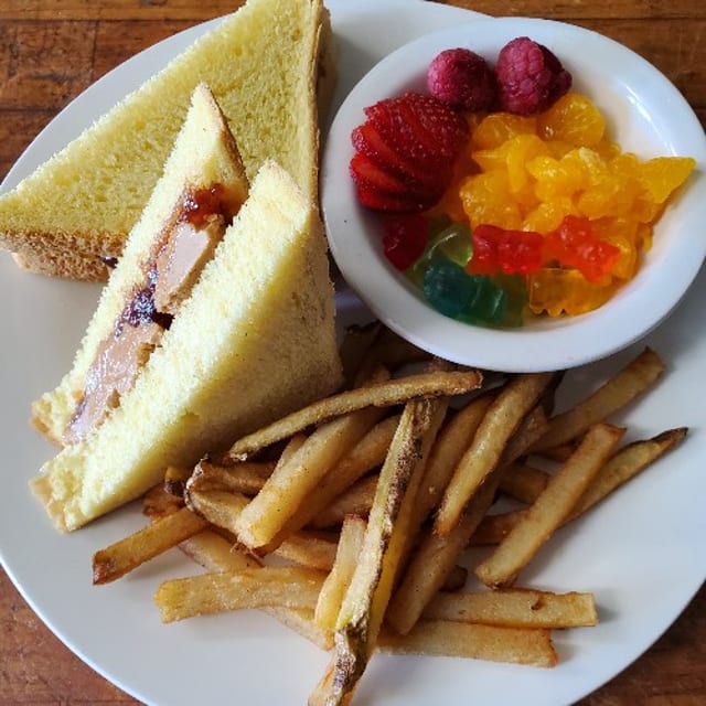 Kids PB&J.