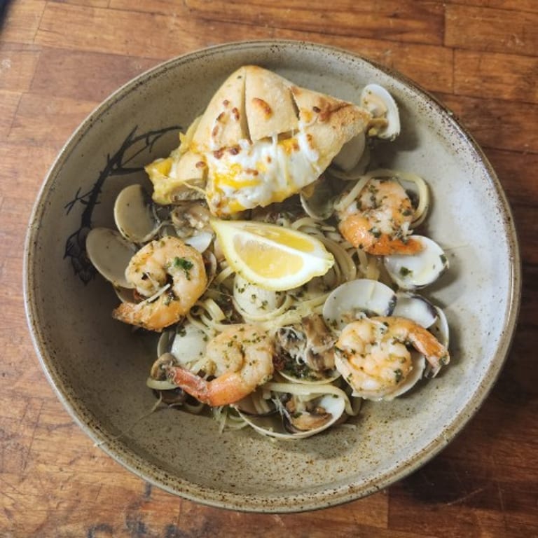 Fresh Seafood Delights: Southern and Cajun Flavors