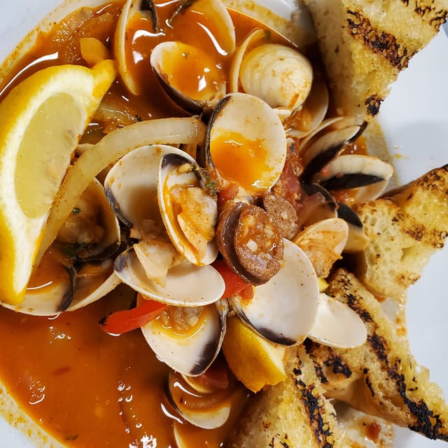 2lb Mediterranean Clams.
